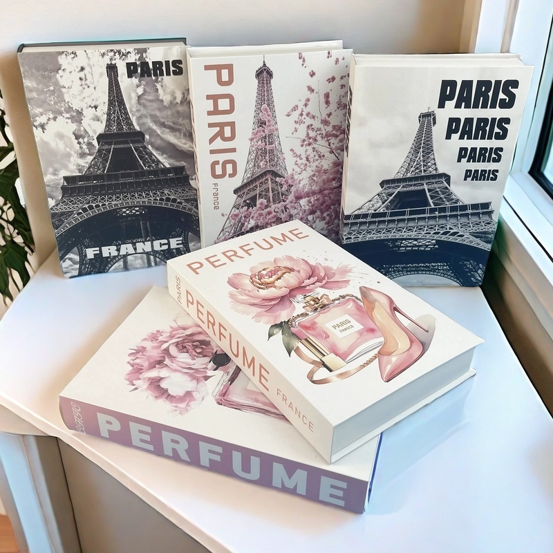 Livres décoratifs de parfum à  - Interior Design Book avis et prix