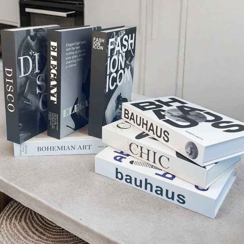 Livres décoratifs de parfum à  - Interior Design Book avis et prix